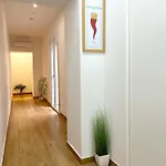 فندق مبيت وإفطار Napolation - Centro Storico 3*